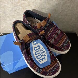 Women’s Hey dude size 9